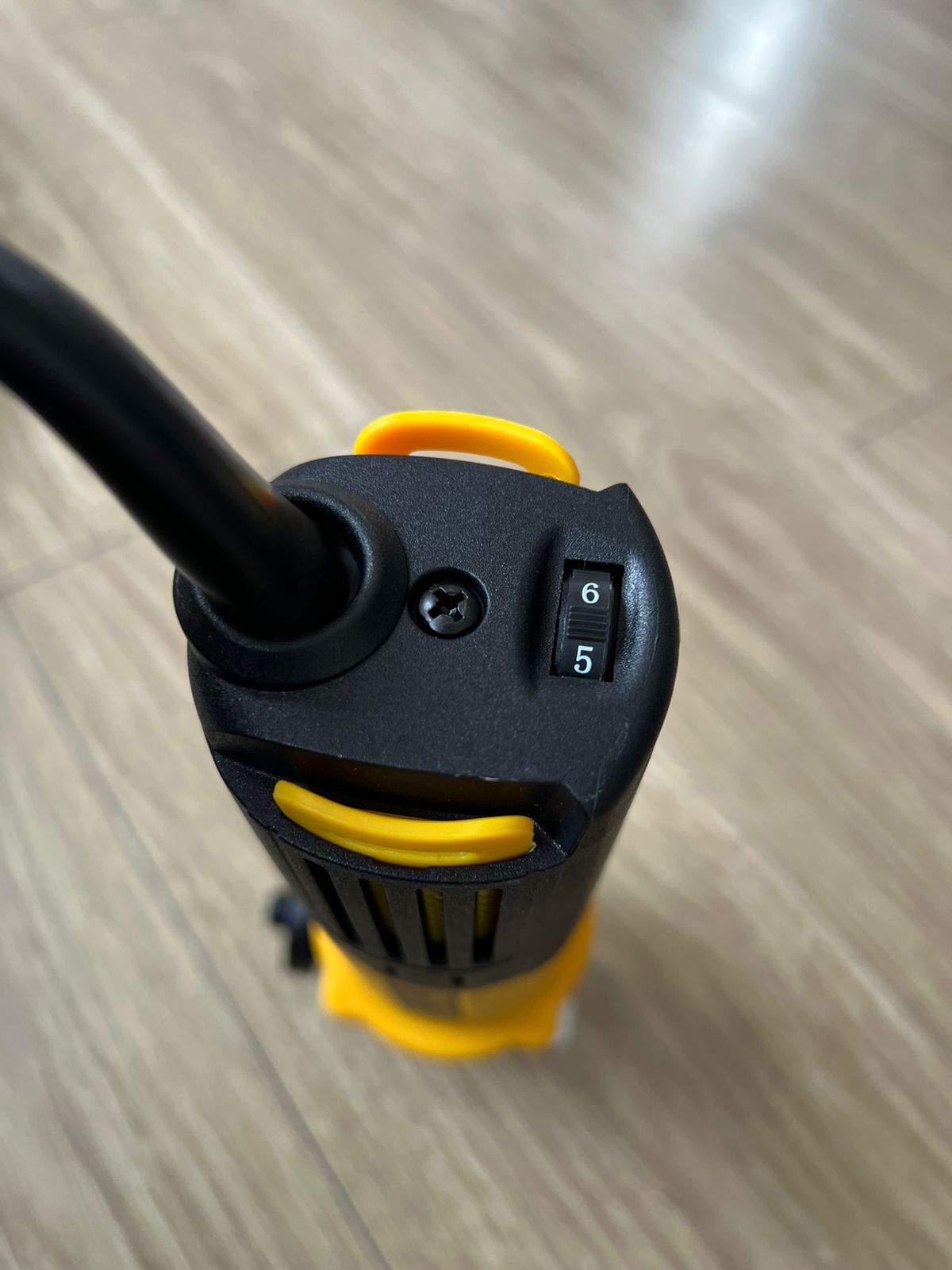 Miniatura 6 de PULIDORA 6V 4" DEWALT
